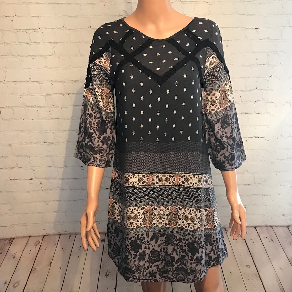 Alya Francesca’s black gray white boho dress size small